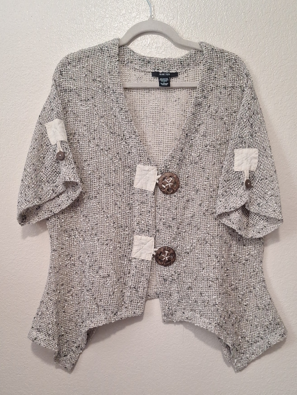 Kaktus Cream and Gray Open-Front Cotton Knit Cardigan with Wooden Buttons, Large